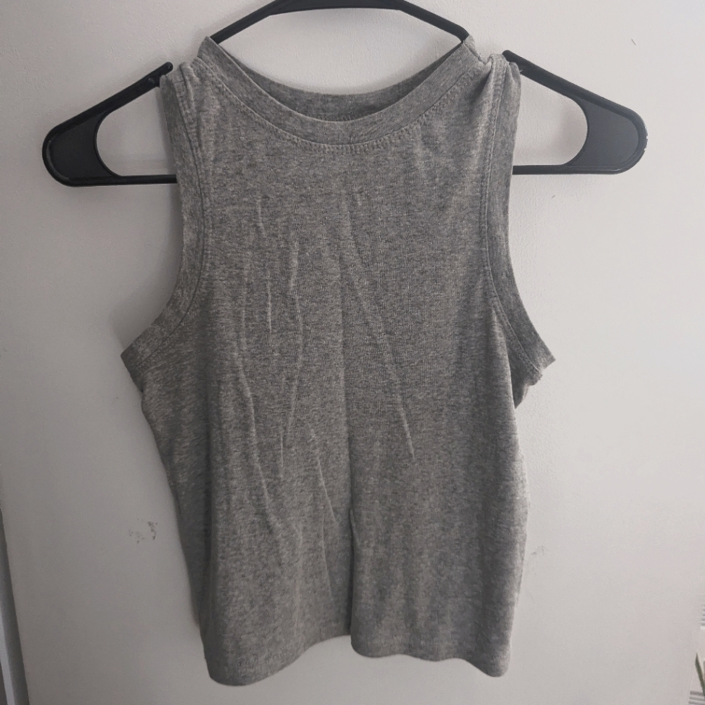 Basic Tank Top 🩶